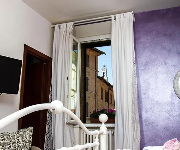 Le Di Livia 3* Siena