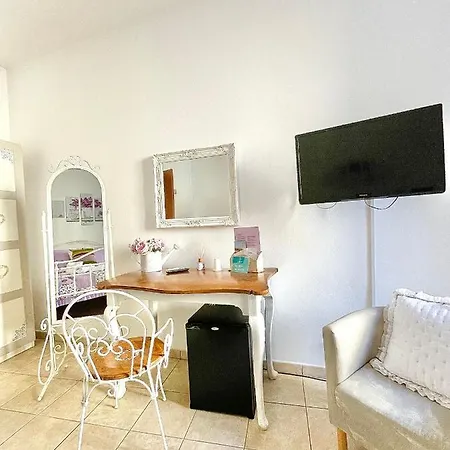 Le Di Livia فندق مبيت وإفطار 3*
