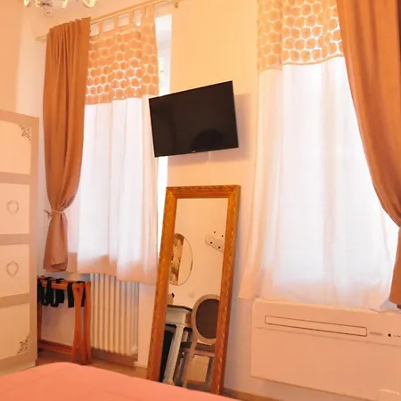 Le Di Livia فندق مبيت وإفطار 3*